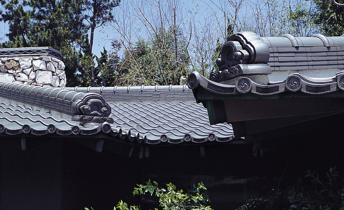 oriental Japanese style clay roof tile in C09 Japanese black ibushi for reroof of home in encino california.