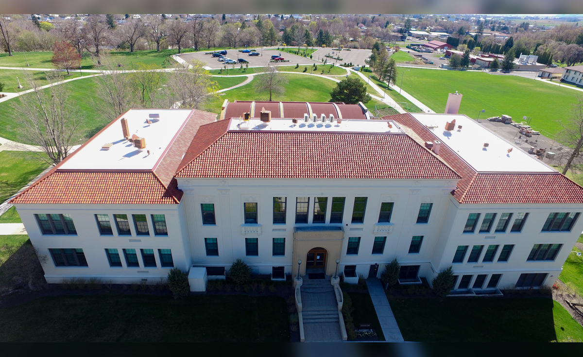 Birdseye view of JH Ackerman Elementary School in Oregon featuring Old GM S terra-cotta Spanish style clay roof tile in B301 Old Mission Blend.